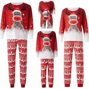 Festive Unisex Family PJs🌲